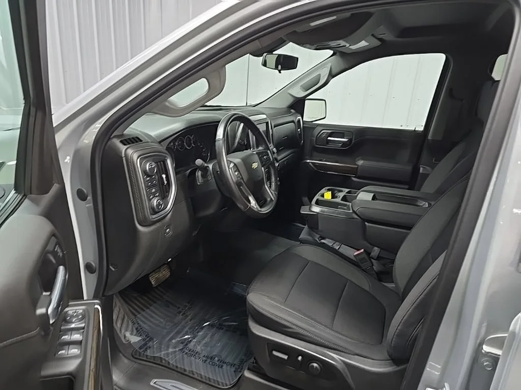 Used 2020 SILVER ICE METALLIC Chevrolet LT image 30