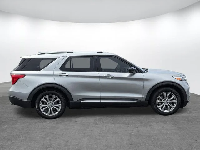 Certified Used 2020 Silver Metallic Ford Limited image 3