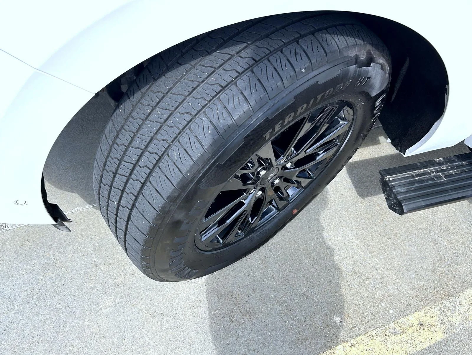 Used 2025 White Ford Platinum image 24