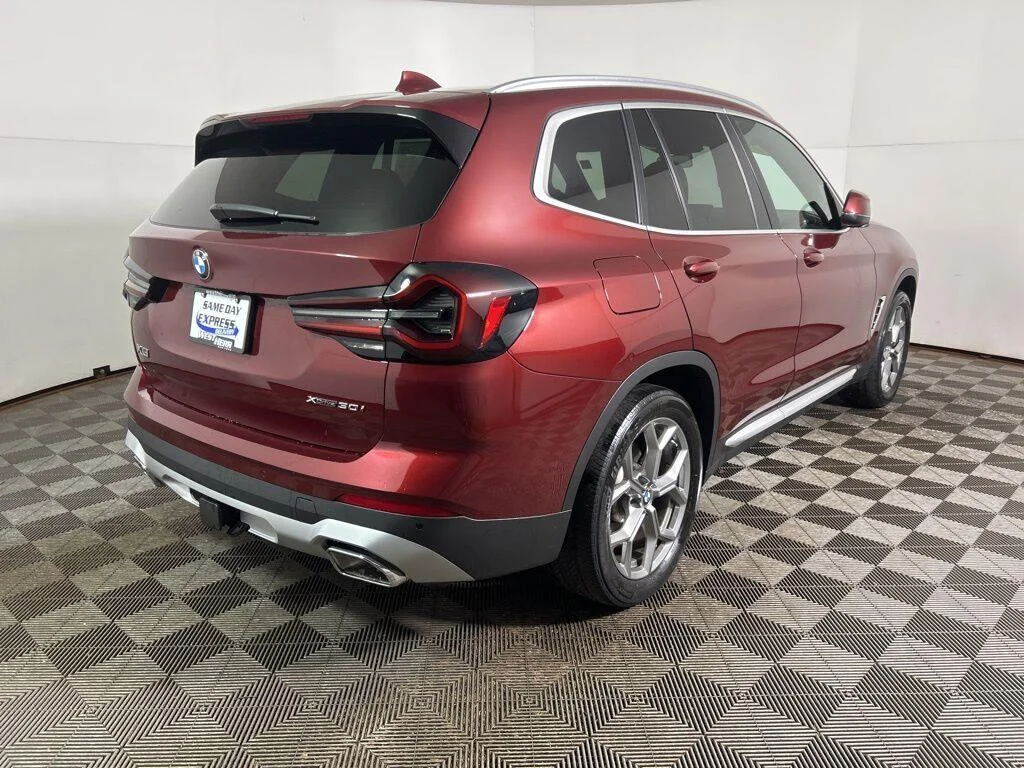 Used 2023 Aventurin Red Metallic BMW xDrive30i image 7