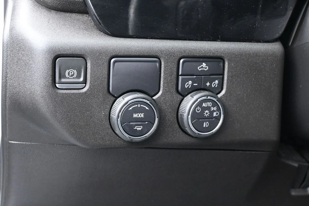 Used 2023 Summit White Chevrolet RST image 16