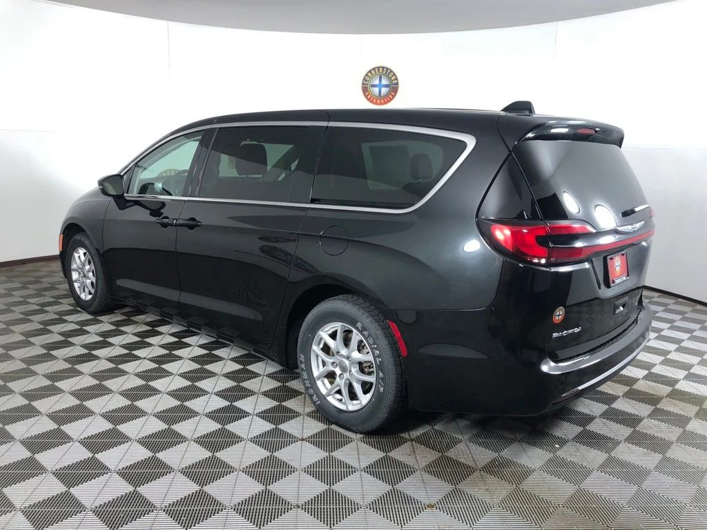 Used 2023 Black Chrysler Touring L image 19