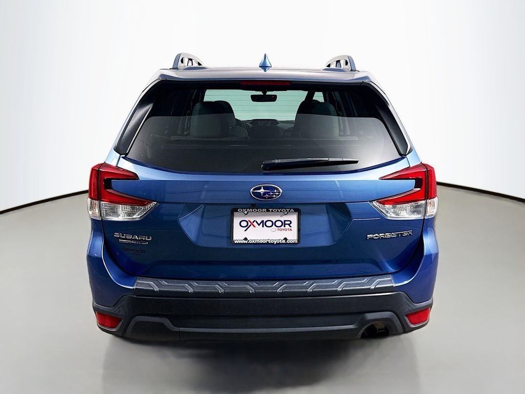 Used 2023 Horizon Blue Pearl Subaru Premium image 6