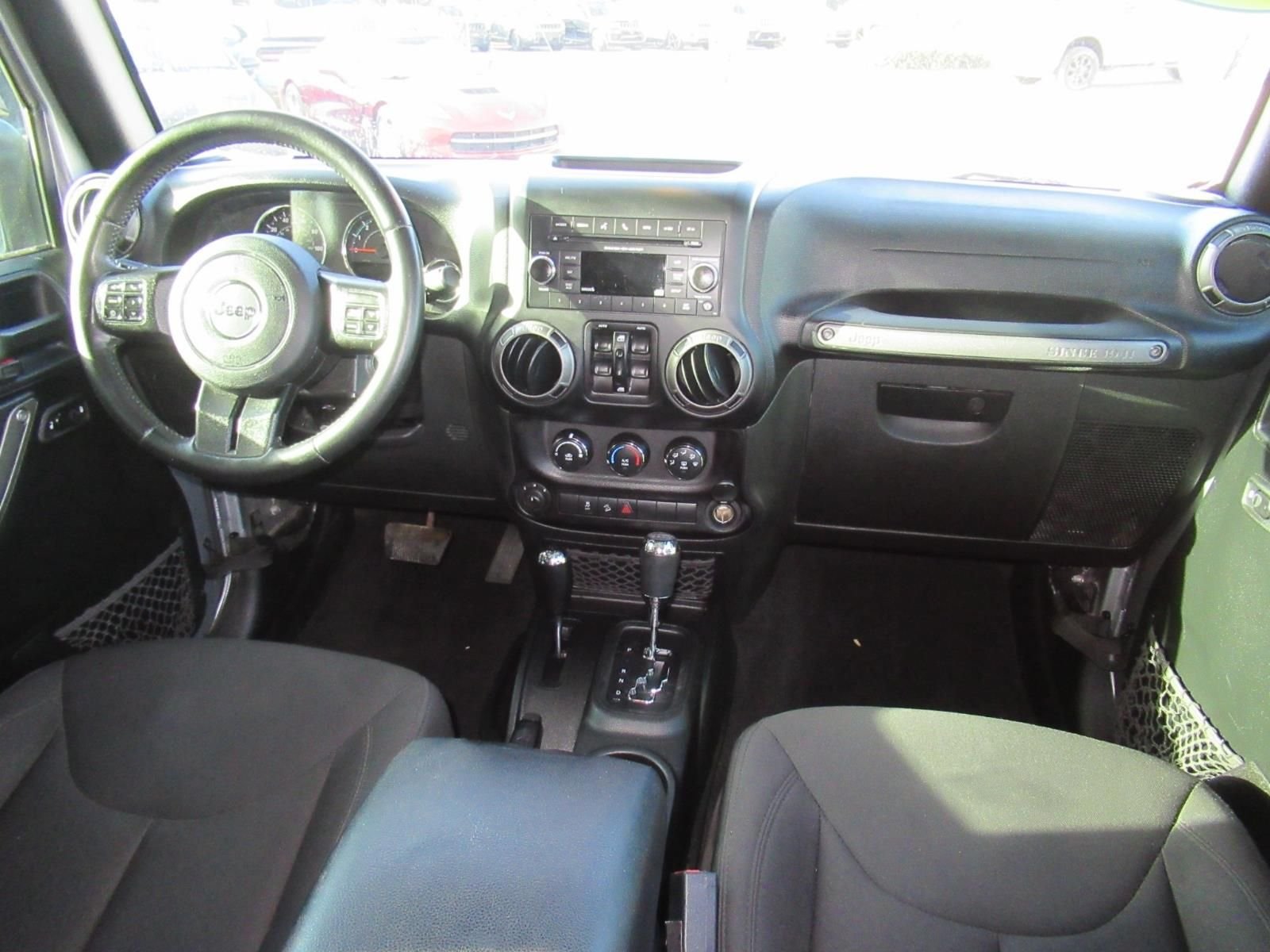 Used 2018 Silver Jeep Unlimited Sport image 11