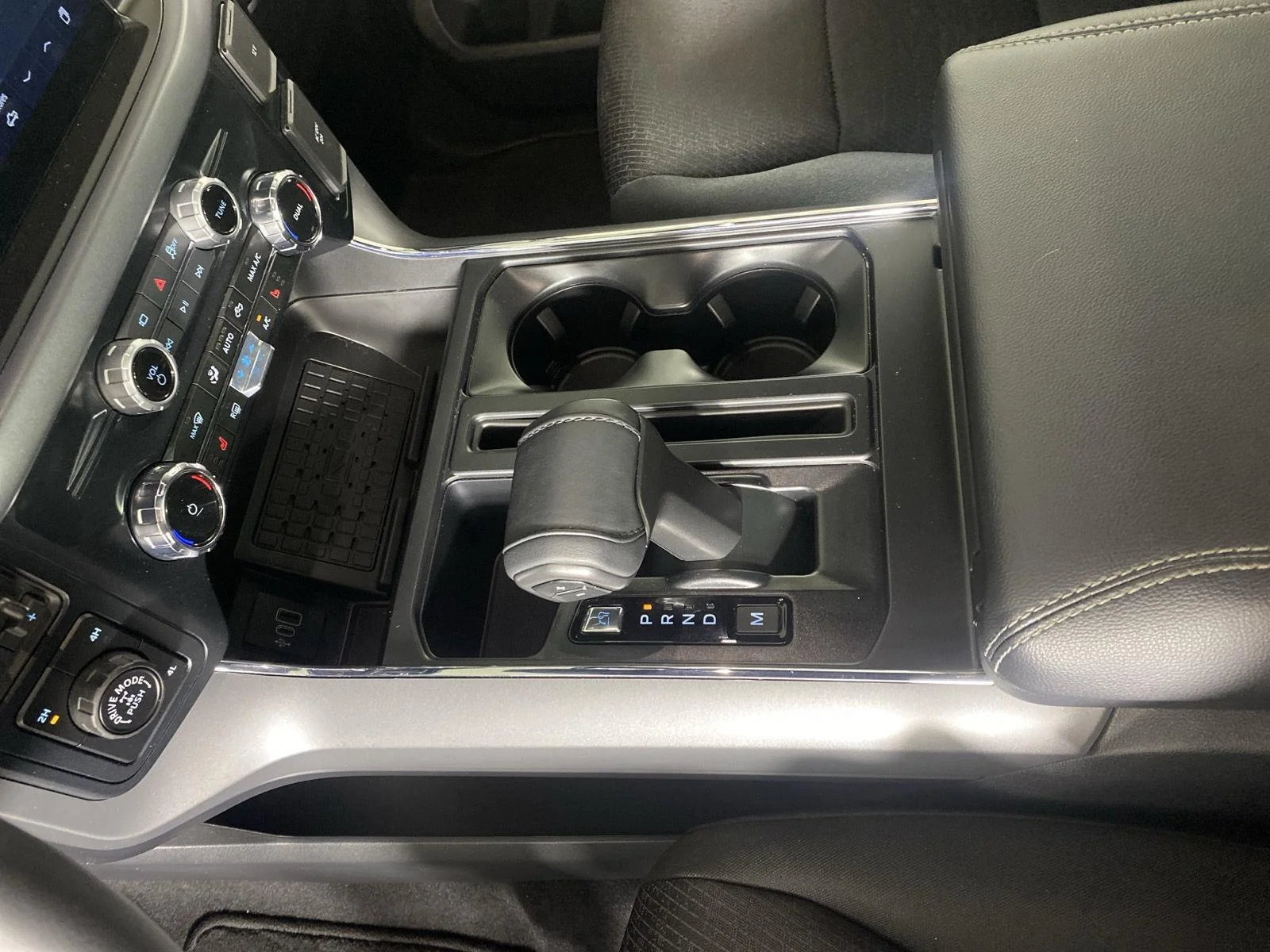 Used 2026 Agate Black Ford  image 25