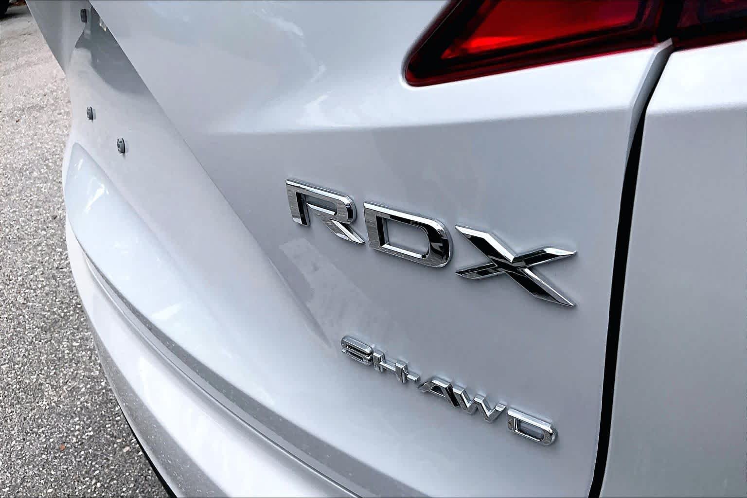 Used 2025 Platinum White Pearl Acura SH-AWD image 10
