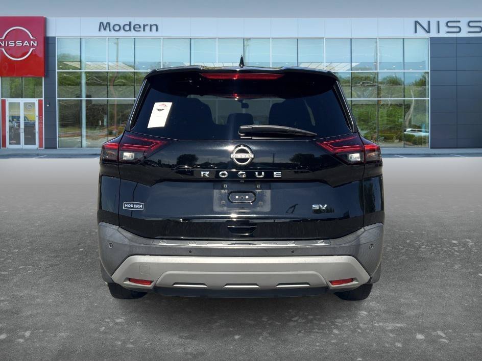 Used 2022 Super Black Nissan SV image 6