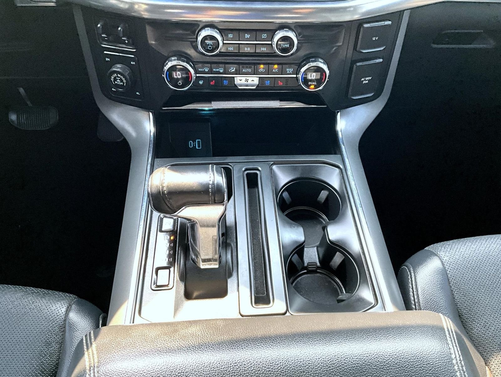 Used 2021 White Ford Lariat image 16