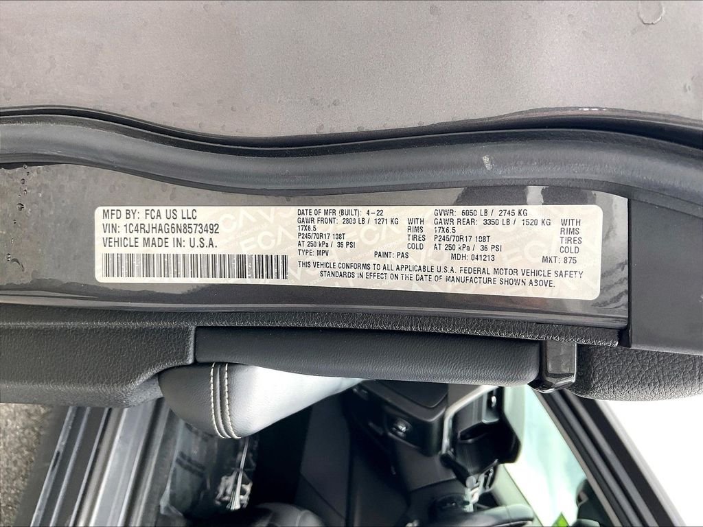 Used 2022 Baltic Gray Metallic Clearcoat Jeep Laredo image 31