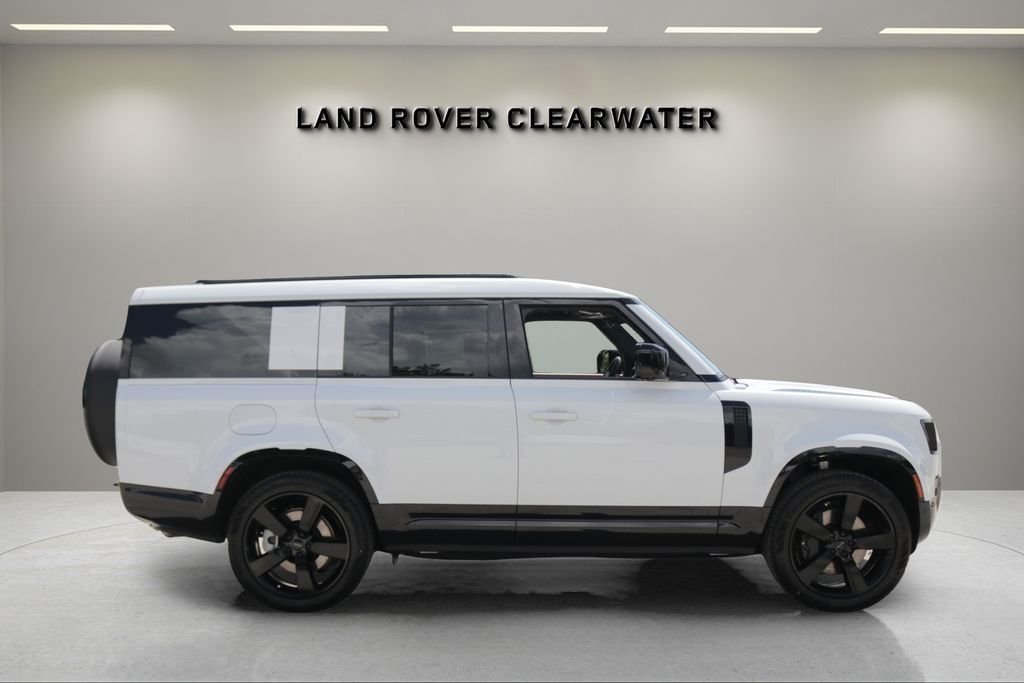 New 2026 Fuji White Land Rover X-Dynamic SE image 6