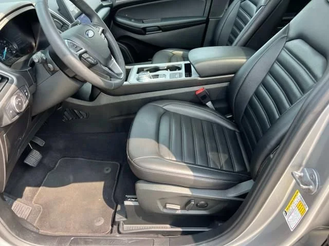 Used 2022 Silver Ford SEL image 18