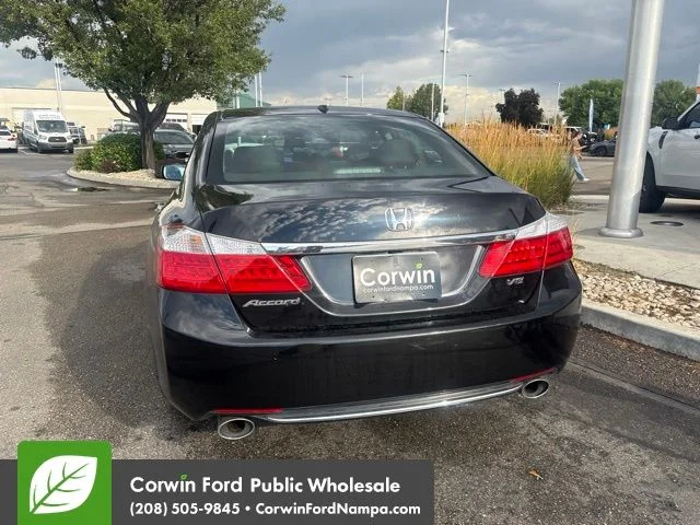 Used 2013 Black Honda EX-L image 7