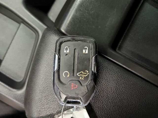 Used 2023 White Chevrolet LT image 33