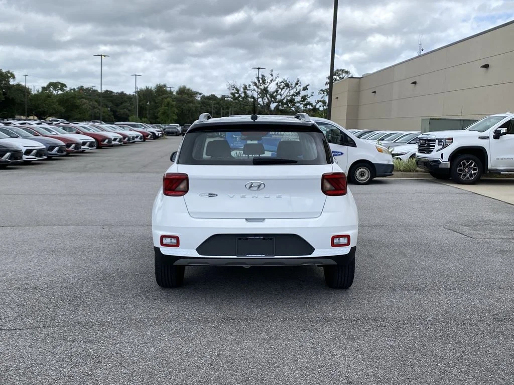 Used 2026 Lunar White w/Black Roof Hyundai SEL image 7