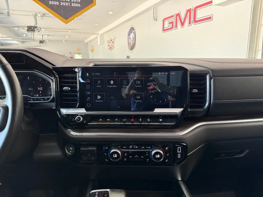 2023 GMC Sierra 1500 SLT - Photo 19