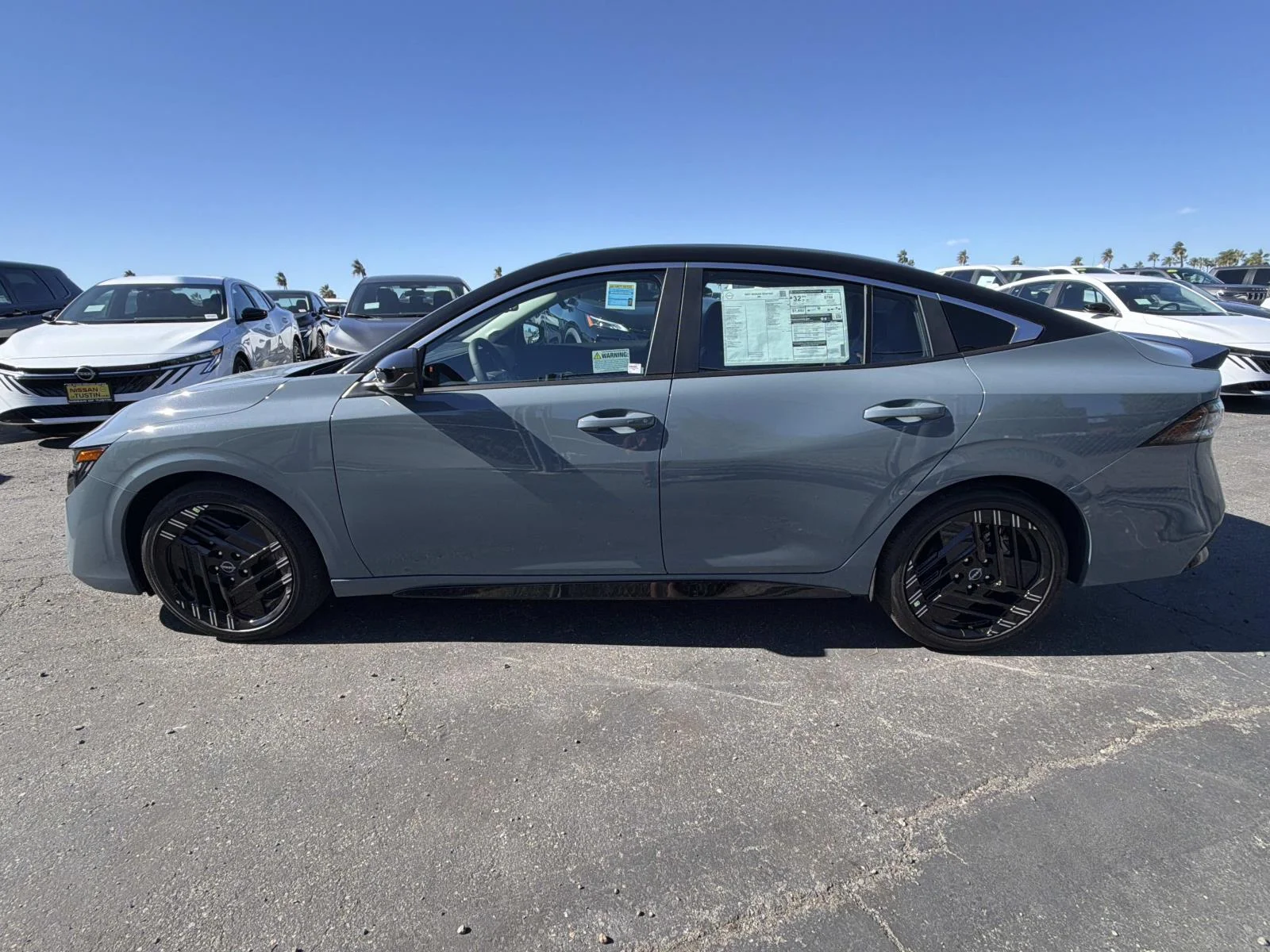 New 2027 Atlantic Gray Metallic/Super Black Nissan SR image 5
