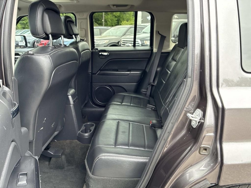 Used 2017 Gray Jeep Latitude image 14