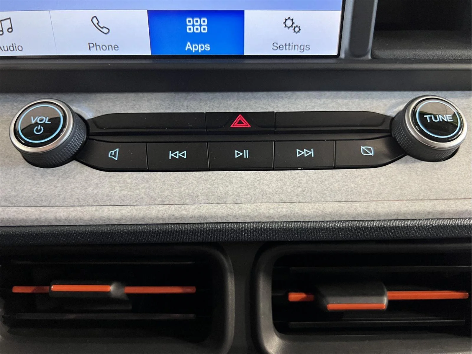 Used 2023 Oxford White Ford XLT image 24