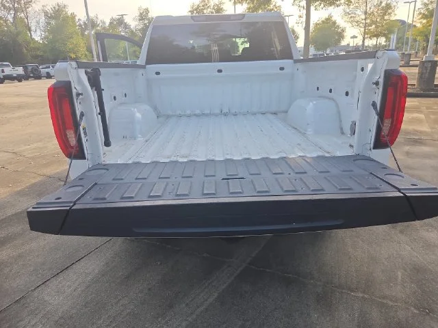 Used 2020 White GMC SLT image 24