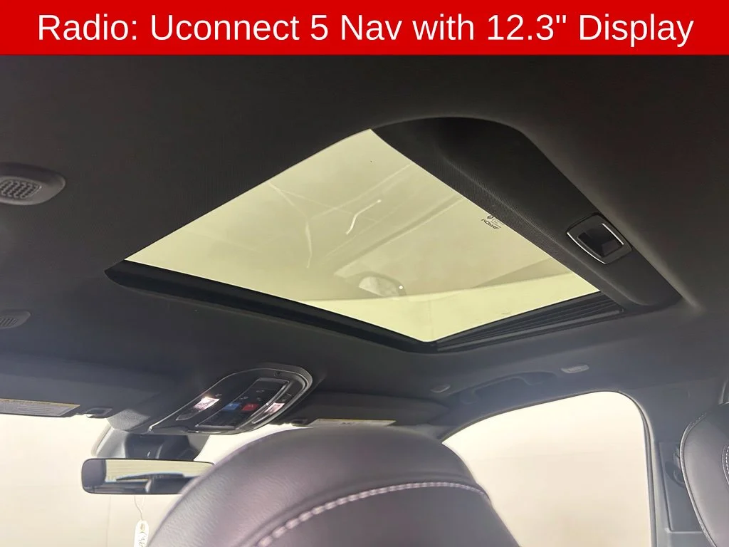 New 2026 Bright White Clear-Coat Exterior Paint Jeep Altitude image 13