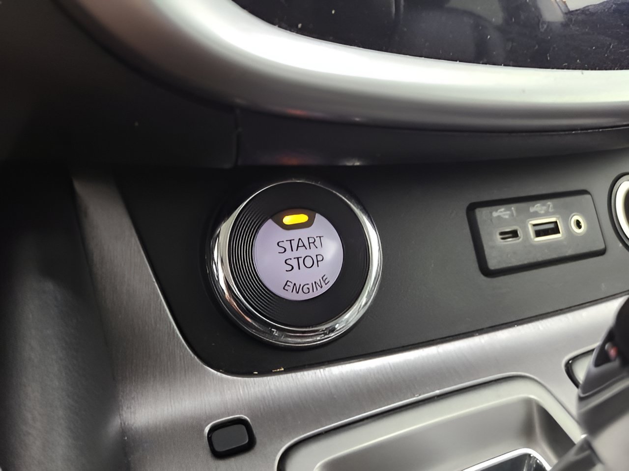Used 2022 Pearl White Tricoat Nissan SV image 32