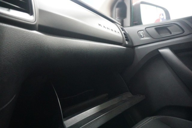Used 2019 Magnetic Metallic Ford LARIAT image 31