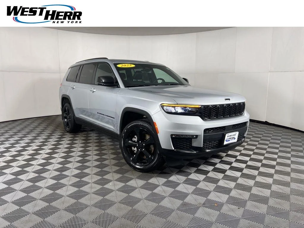 Used 2025 Silver Zynith Jeep Limited image 1