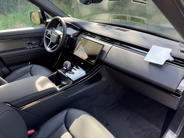New 2027  Land Rover SE image 19