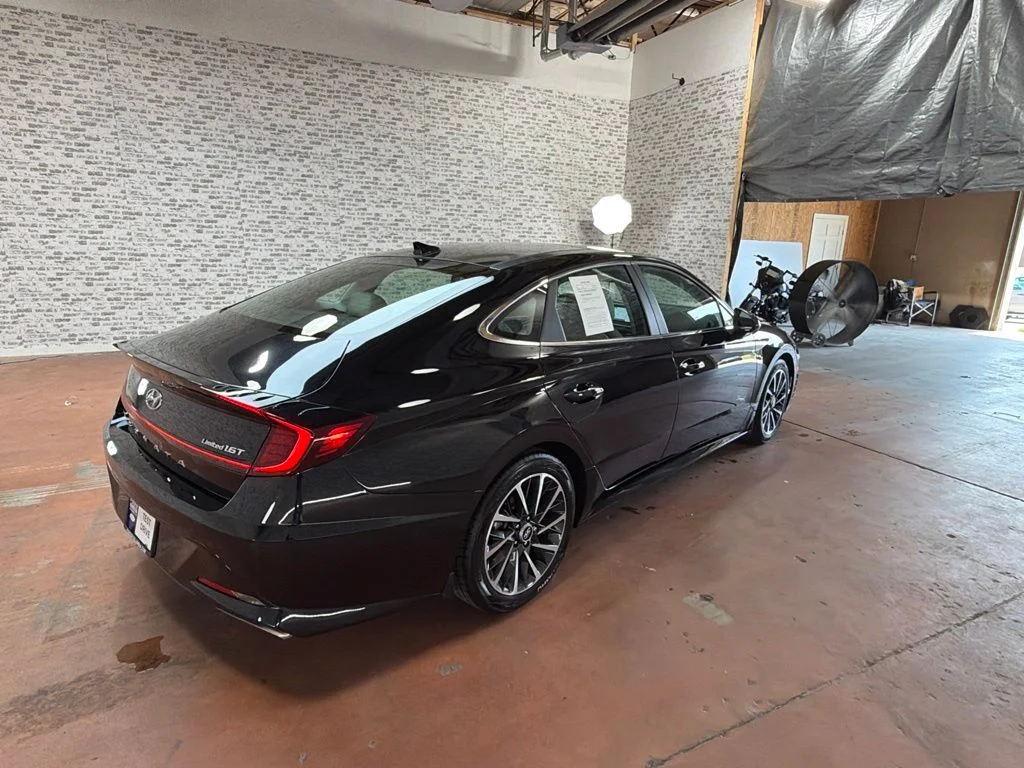 Used 2022 Black Hyundai Limited image 7