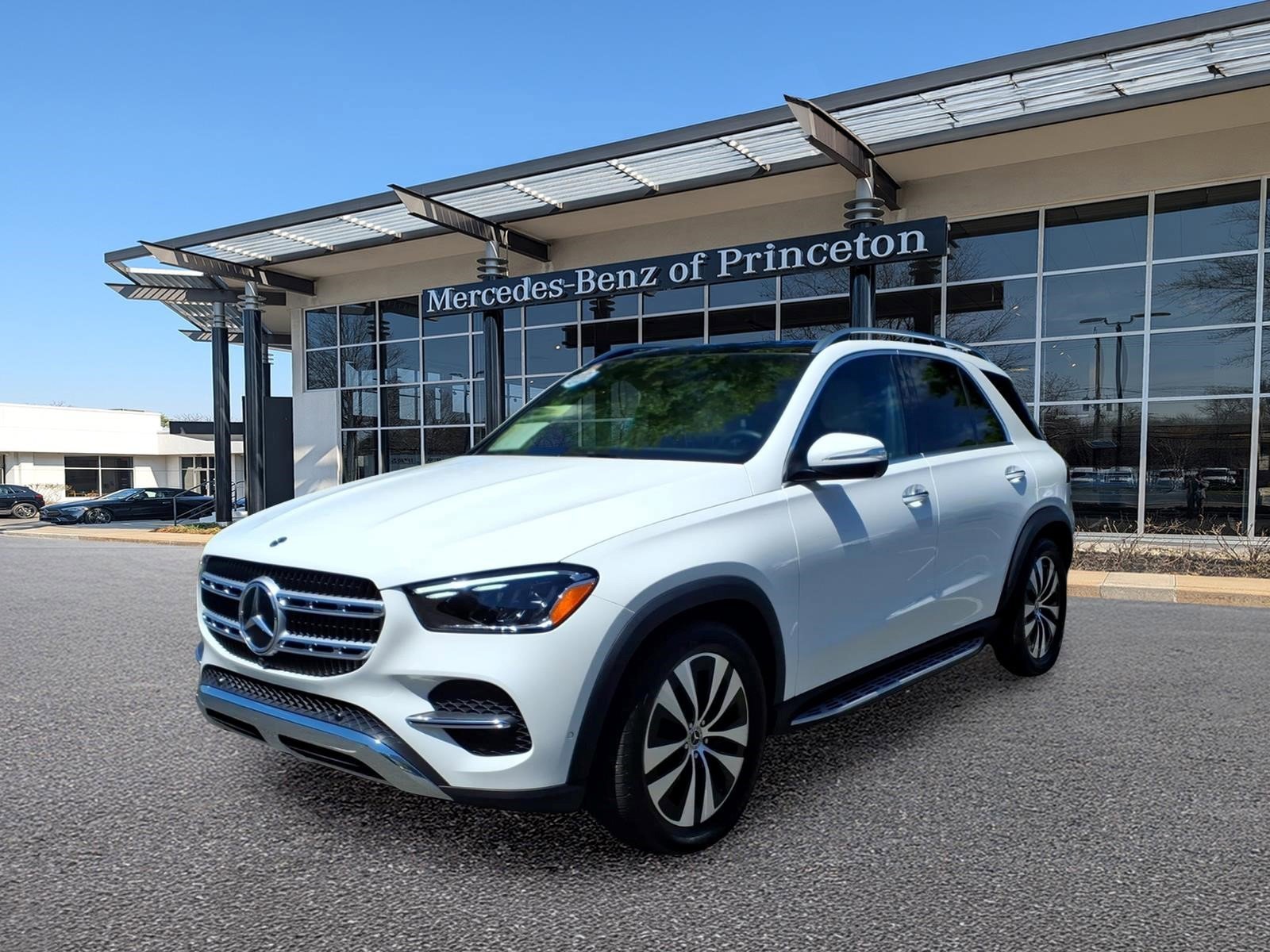 Certified Used 2025 Polar White Mercedes-Benz GLE 450 4MATIC® SUV image 7