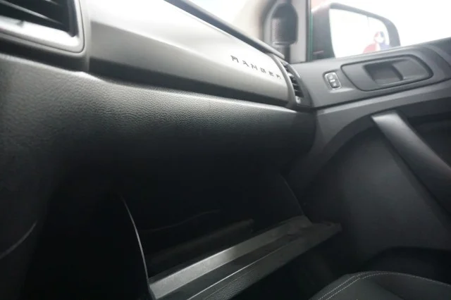 Used 2019 Magnetic Metallic Ford LARIAT image 31