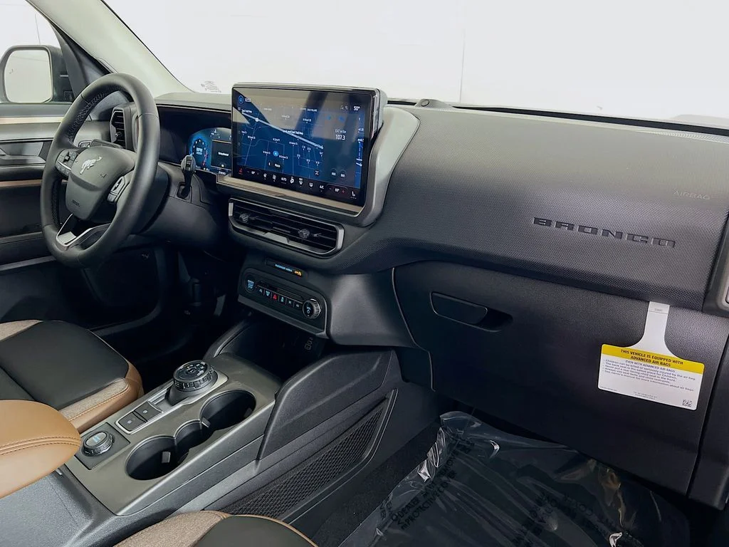 New 2025 Carbonized Gray Metallic Ford Outer Banks image 31