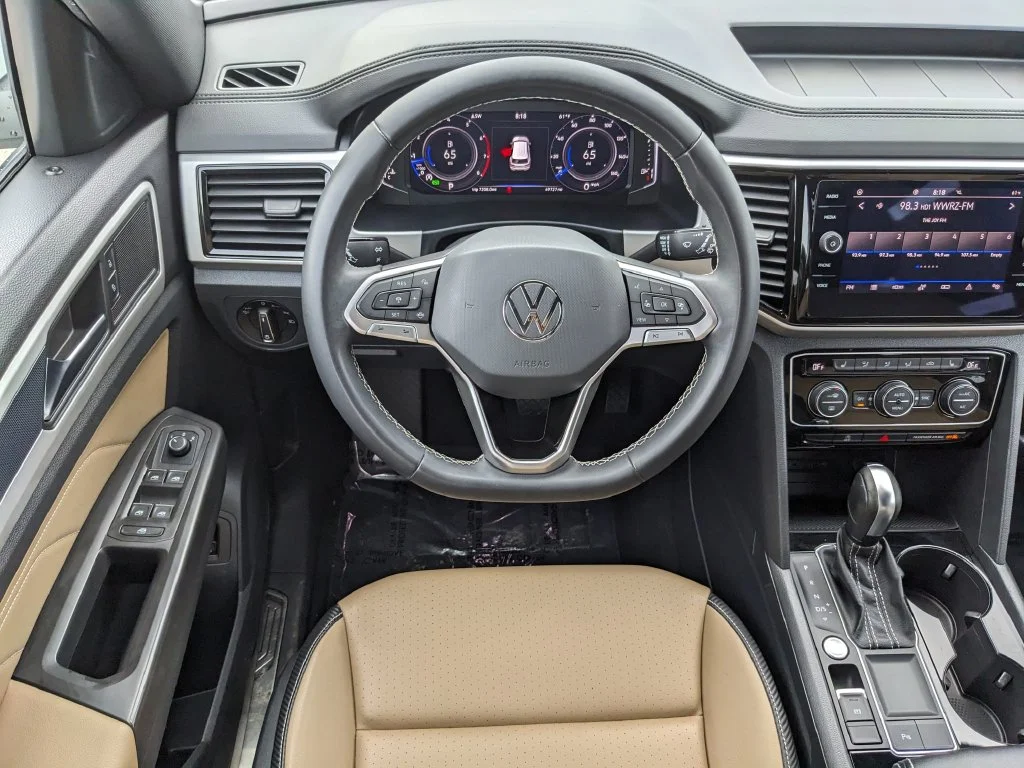 Used 2023 White Volkswagen 3.6L V6 SE w/Technology image 16