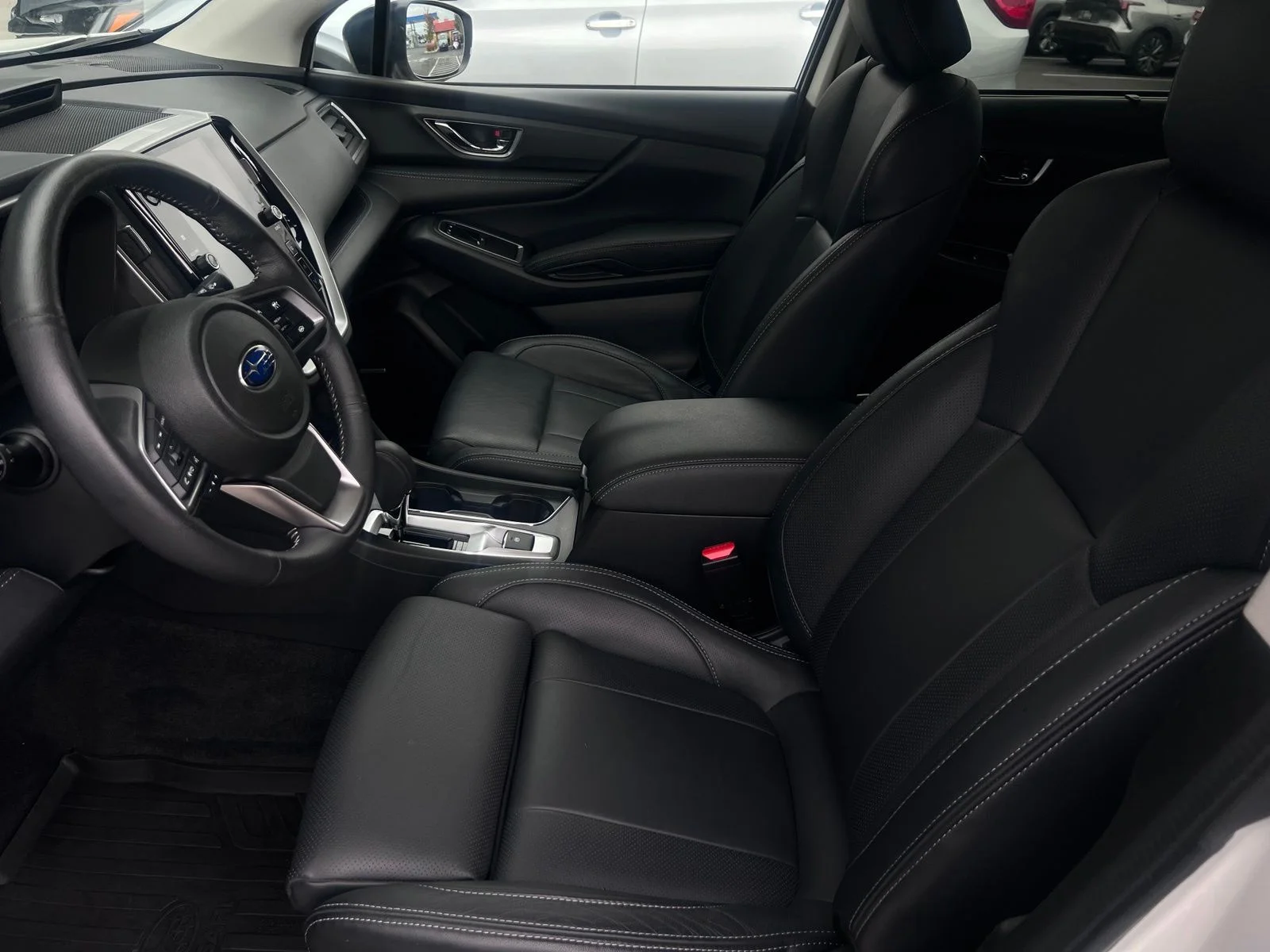 Used 2025 Crystal White Pearl Subaru Limited image 13