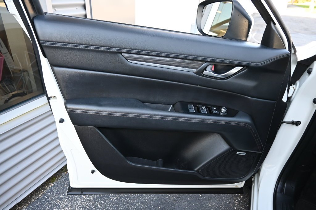 Used 2017 Snowflake White Pearl Metallic Mazda Grand Touring image 20