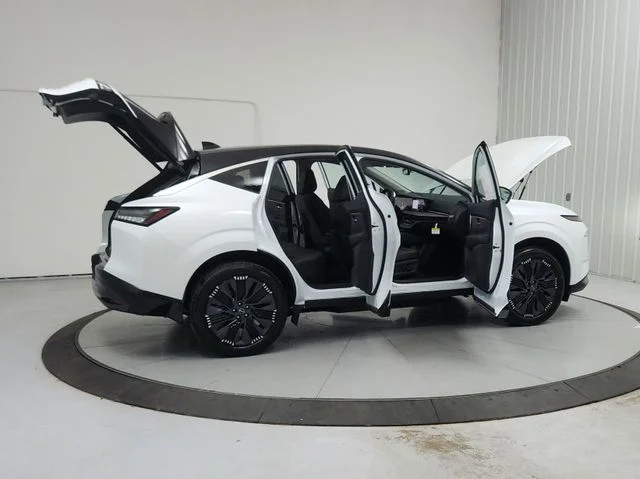 New 2026 White Nissan Platinum image 15