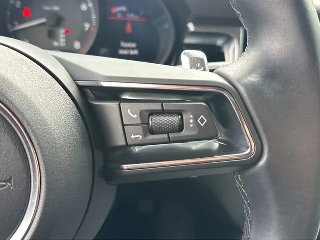 2023 Porsche Macan T - Photo 23