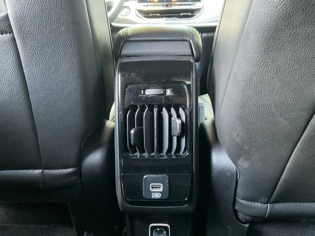Used 2024 Black Jeep Latitude image 23