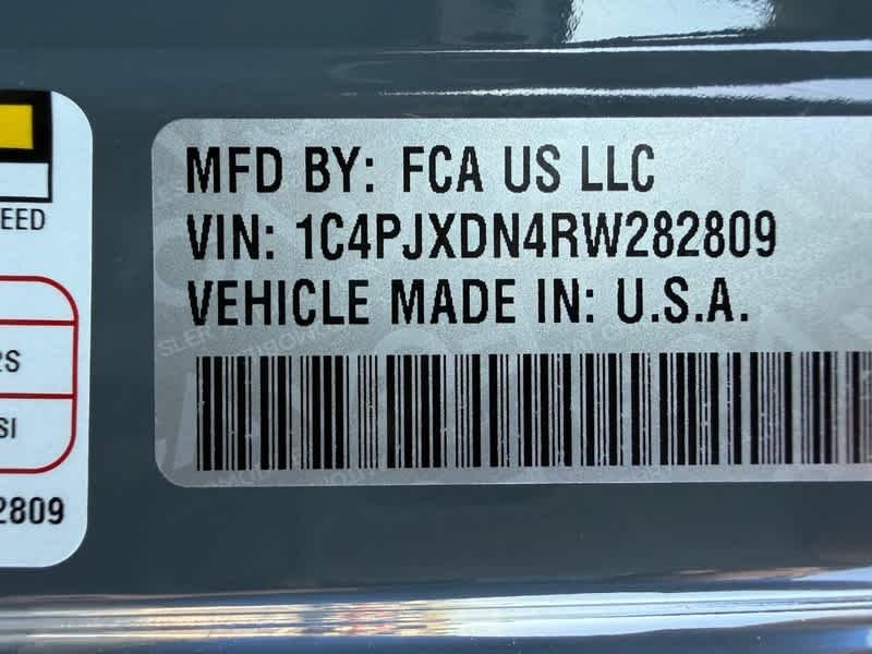 Used 2024 Anvil Clear Coat Jeep Sport S image 28