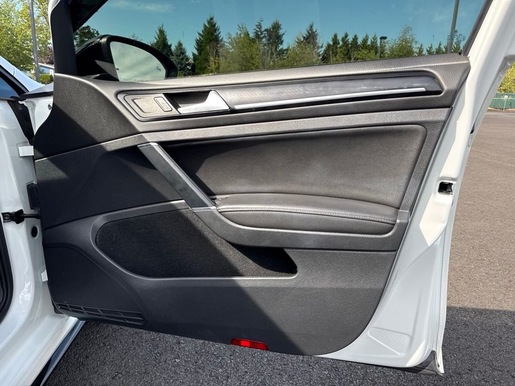 Used 2019 Oryx White Pearl Volkswagen DCC & Navigation 4Motion image 23