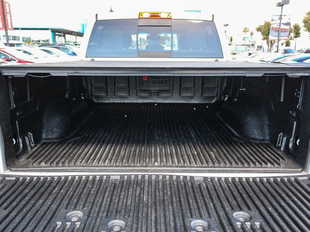 Used 2018 Silver Ram Big Horn image 27