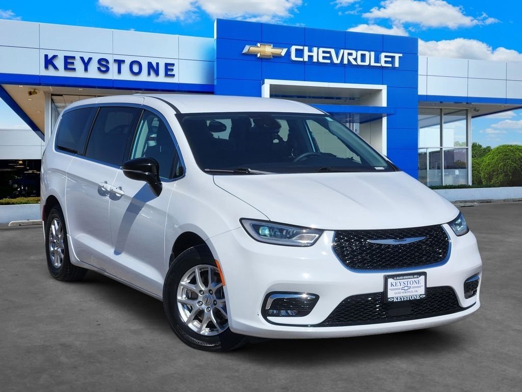 2024 Chrysler Pacifica Touring L