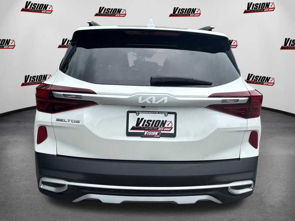 Used 2022 White Kia SX image 4