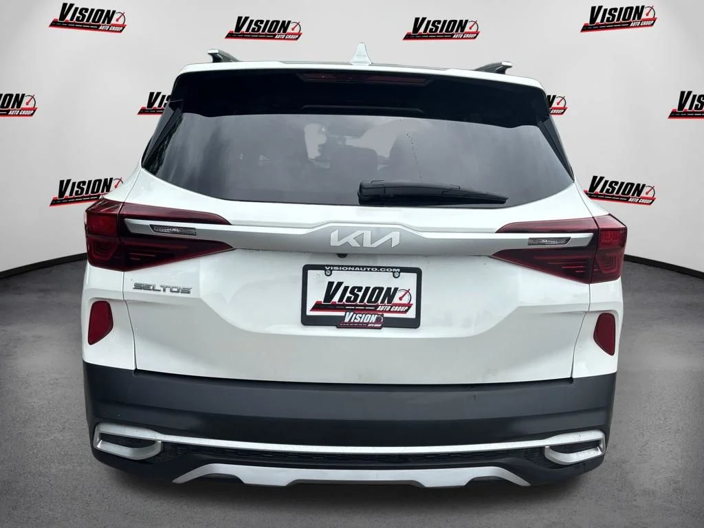 Used 2022 White Kia SX image 4