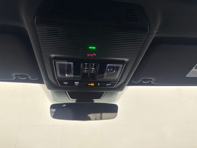 New 2026  Volkswagen 2.0T SE R-Line Black image 11