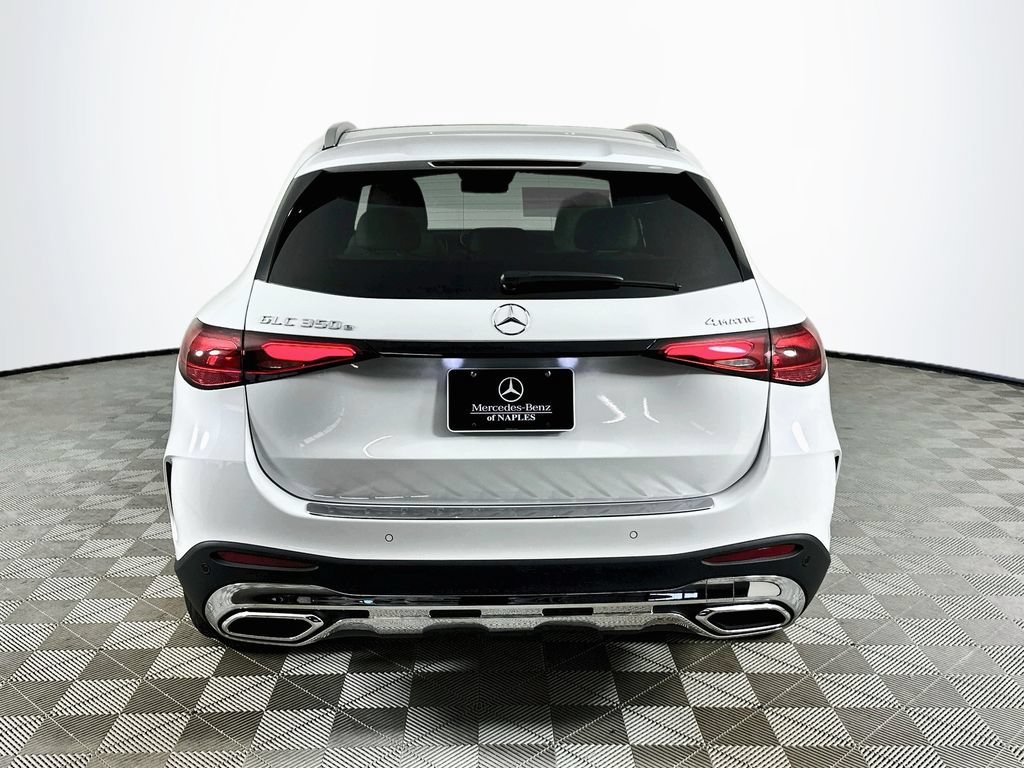 New 2027 MANUFAKTUR Moonlight White Metallic Mercedes-Benz GLC 350e image 40