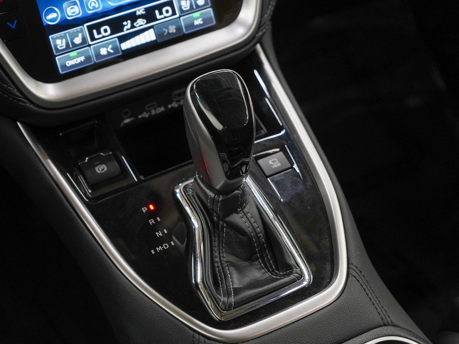 Used 2024 Magnetite Gray Metallic Subaru Touring image 13