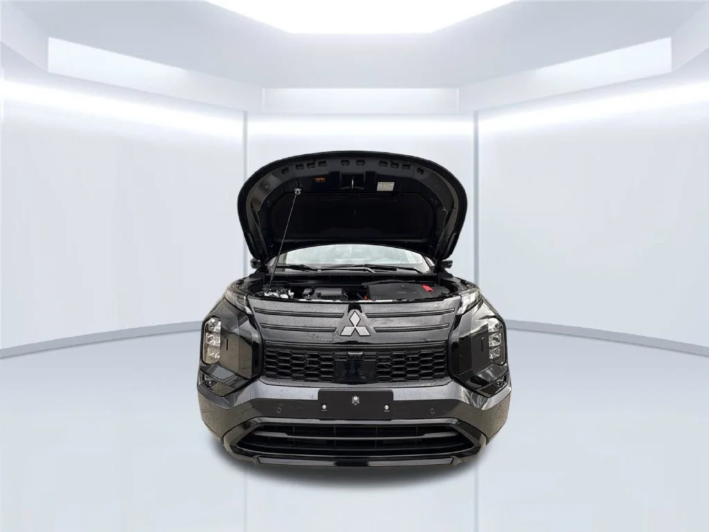 New 2026 Gray Mitsubishi SEL image 66