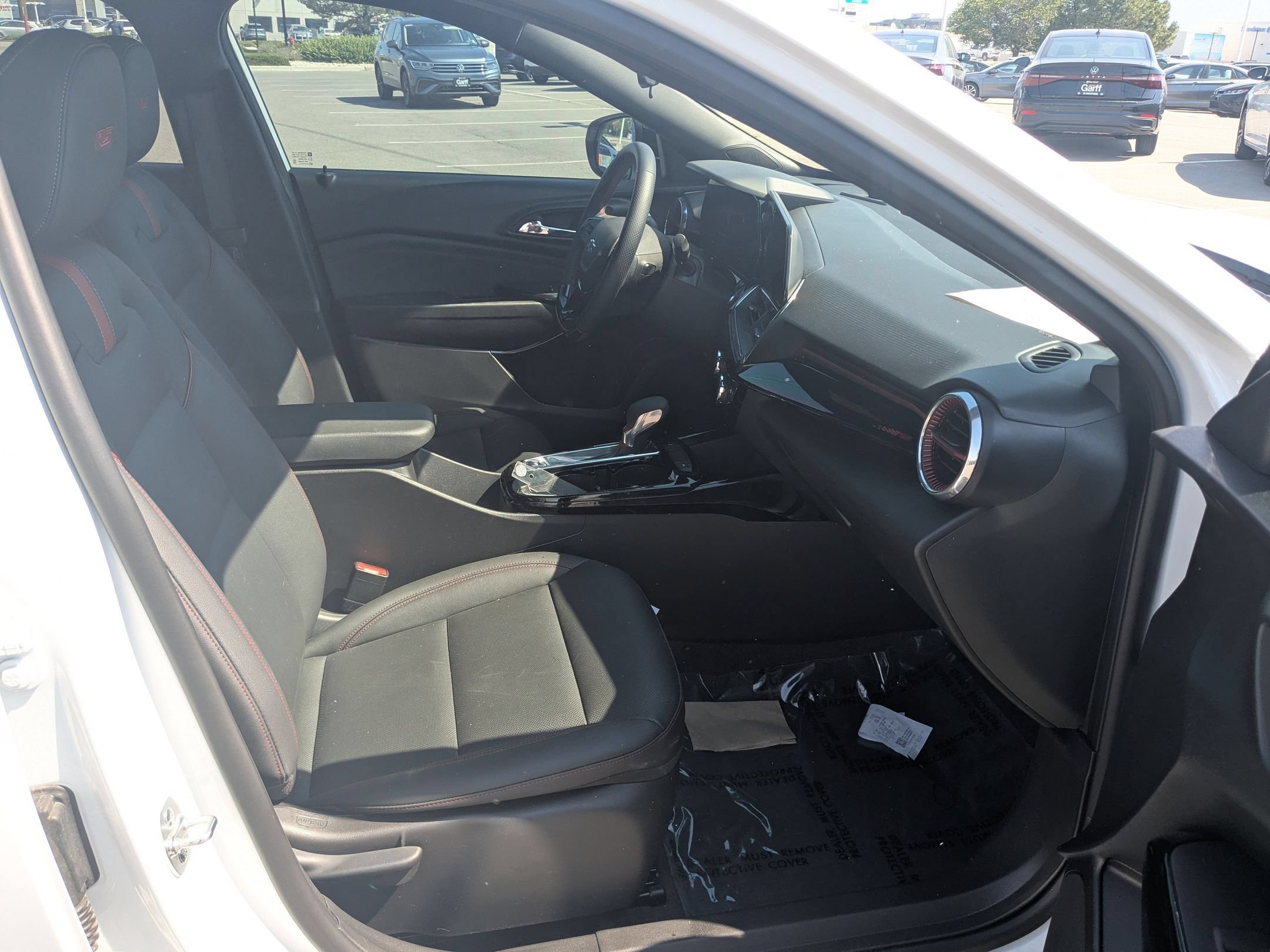 Used 2025 Summit White Chevrolet 2RS image 30