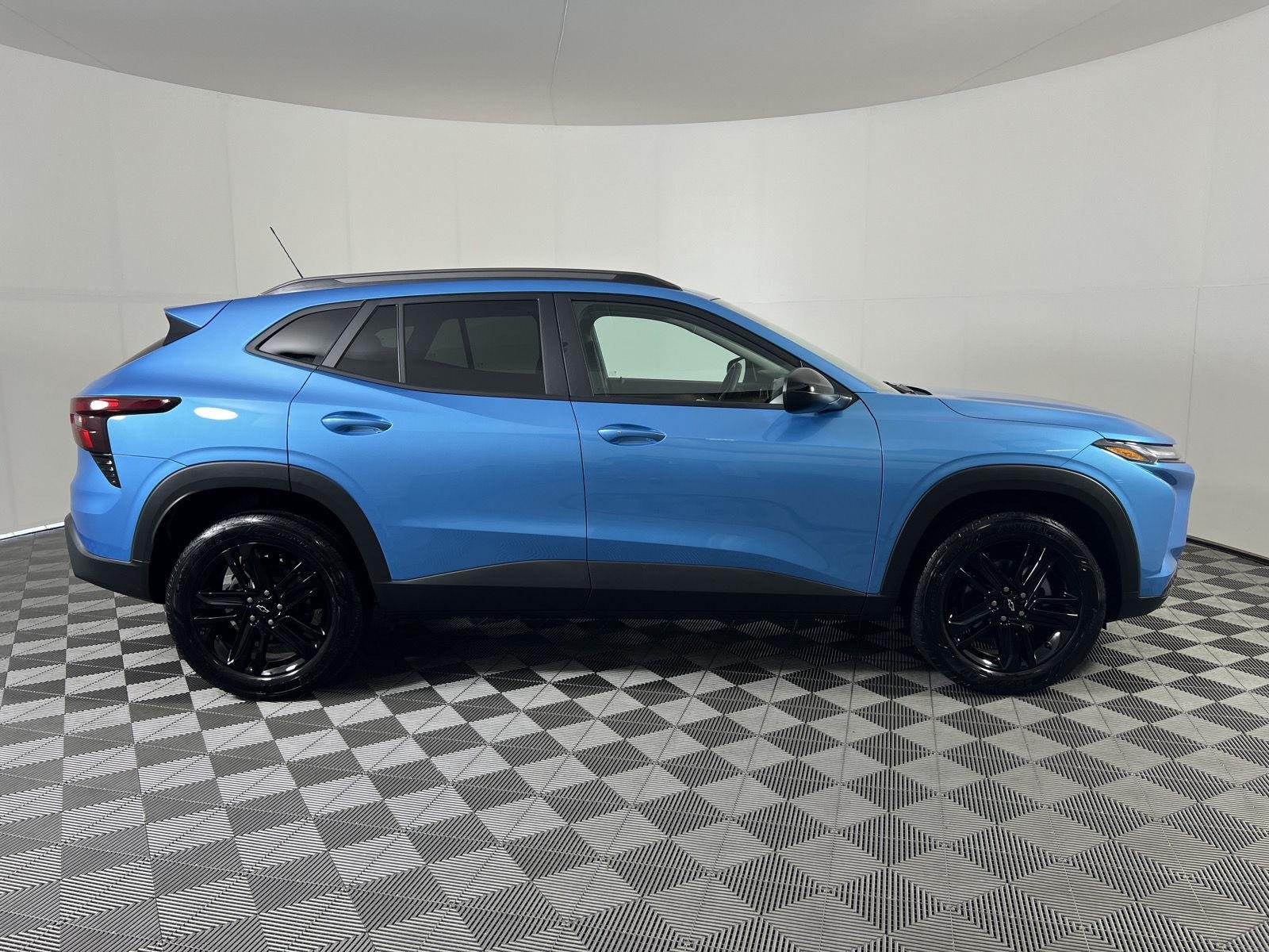 Used 2026 Marina Blue Metallic Chevrolet ACTIV image 2
